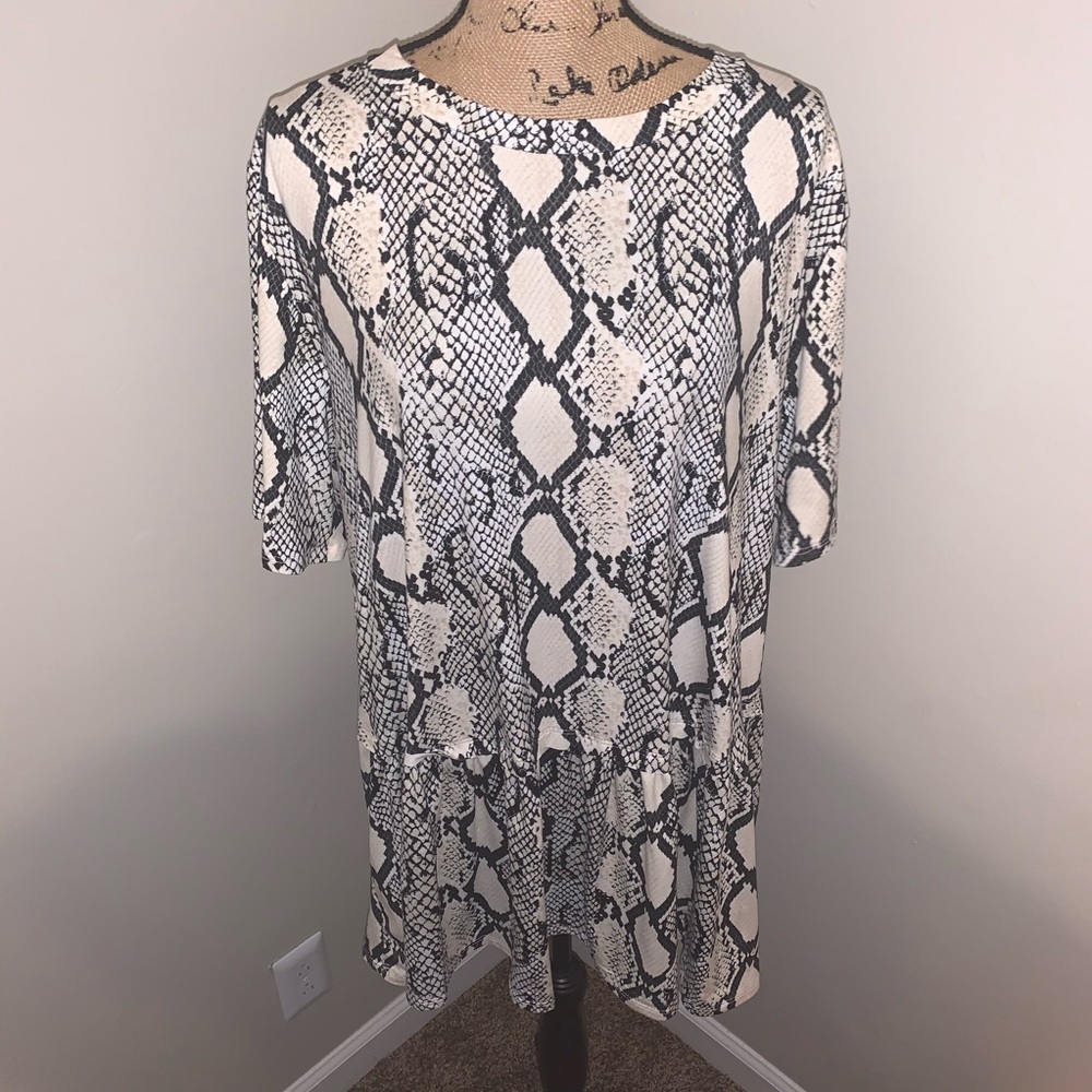 NWOT Snakeskin Peplum Top